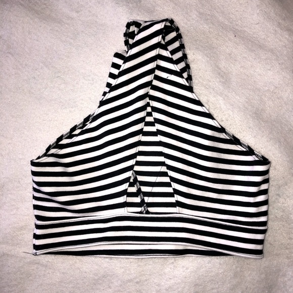 Stripped Black and White cropped crossed top - Picture 2 of 3
